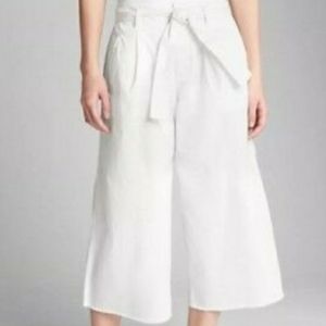 GAP Wide Leg  high rise  raw hem Cropped Pants